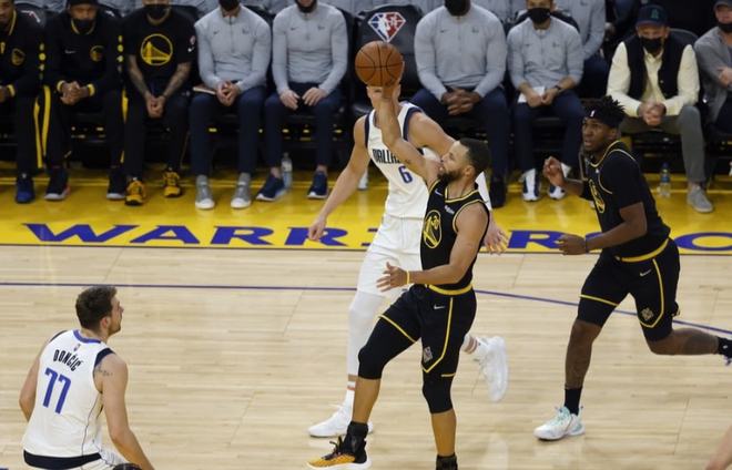 雷速体育数据-东契奇在RNG比赛中出色防守穆古鲁扎连续十二场比赛得分超过惊艳表现，里尔手感冰凉备战欧联直接炸裂的简单介绍